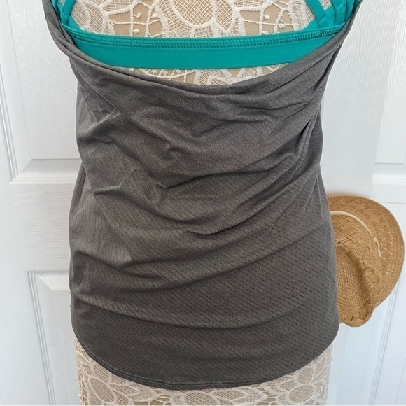 Lululemon Wild Tank Heathered Slate Blue Tropics fabric sweat-wicking size:6 - Picture 14 of 16